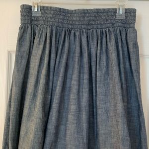 Banana Republic chambray skirt - Size 6